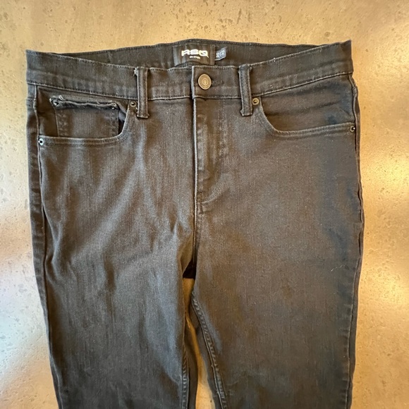 RSQ men’s slim straight black jeans. - Picture 2 of 7